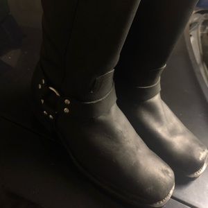 Cody James black leather boots